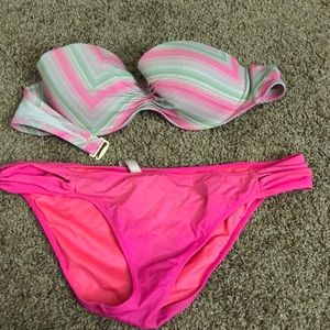 Victoria’s Secret pink and white bikini.